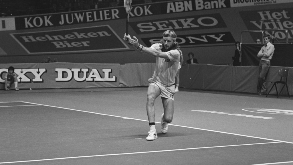 Bjorg-playing-with-his-wooden-Donnay-racket